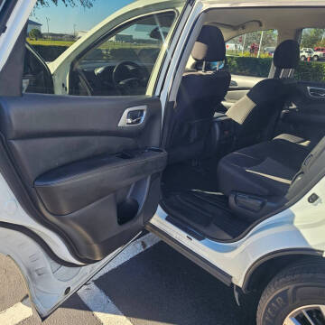 2019 Nissan Pathfinder S