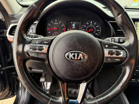 2017 Kia Cadenza Premium