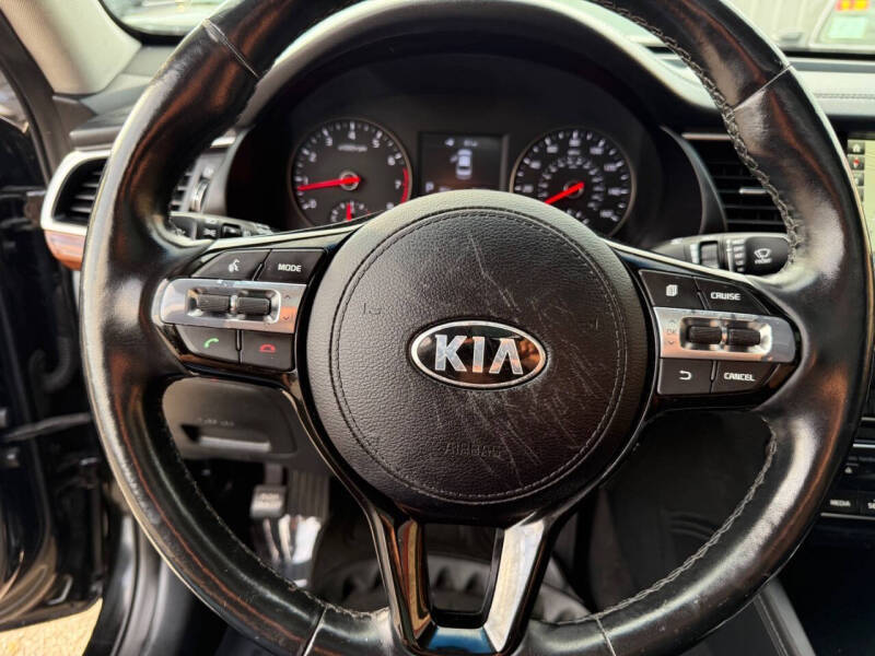 2017 Kia Cadenza Premium