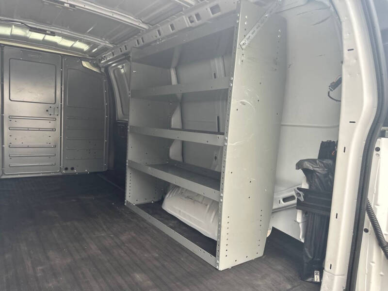 2021 GMC Savana 2500