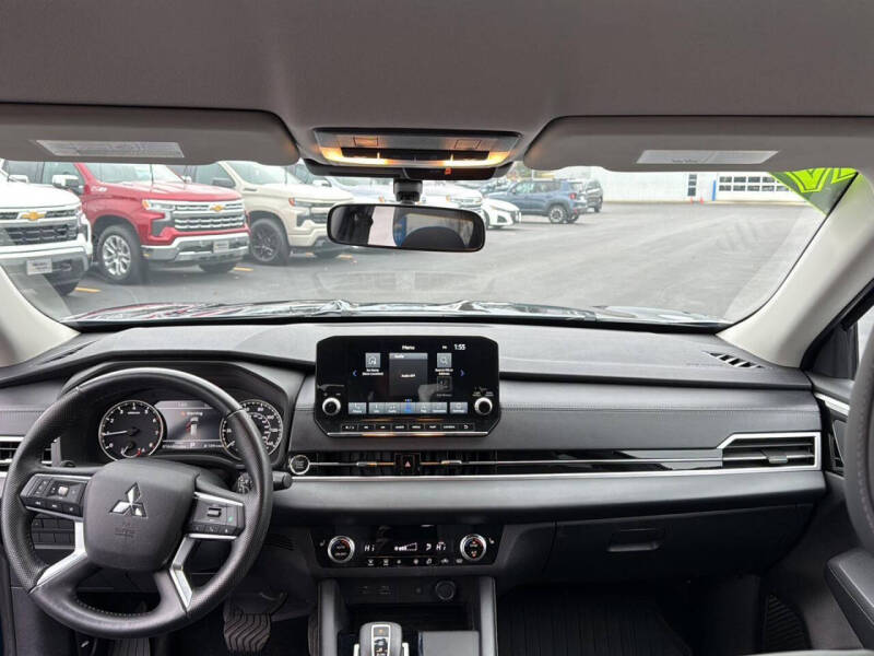 2022 Mitsubishi Outlander SE