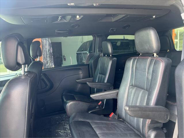2016 Dodge Grand Caravan  - $15,999