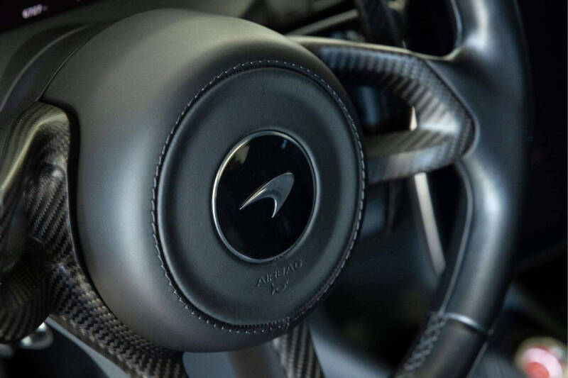 2023 McLaren Artura