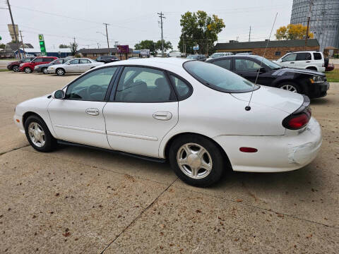 1999 Ford Taurus SE