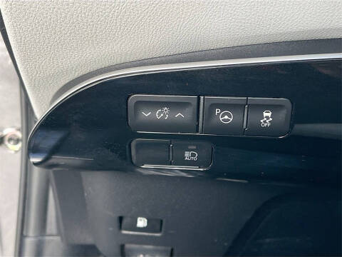 2019 Toyota Prius XLE AWD-e