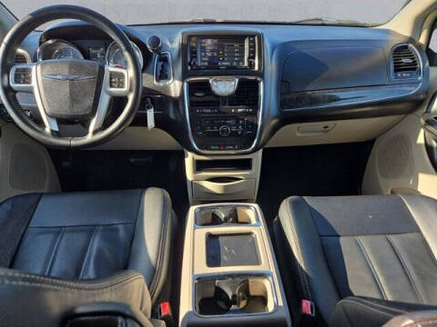 2015 Chrysler Town and Country Touring