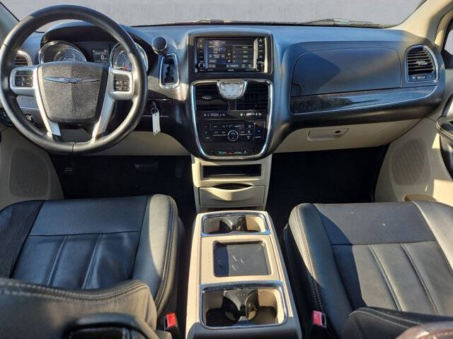 2015 Chrysler Town and Country Touring