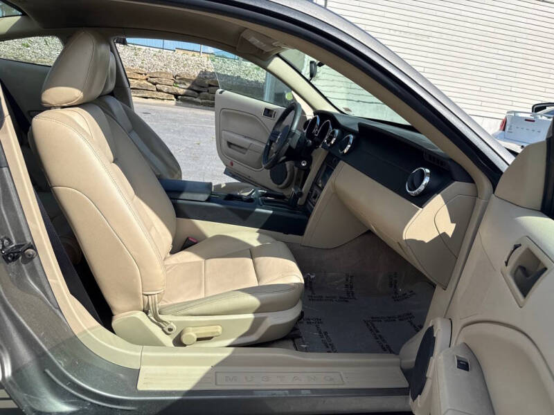 2005 Ford Mustang V6 Premium
