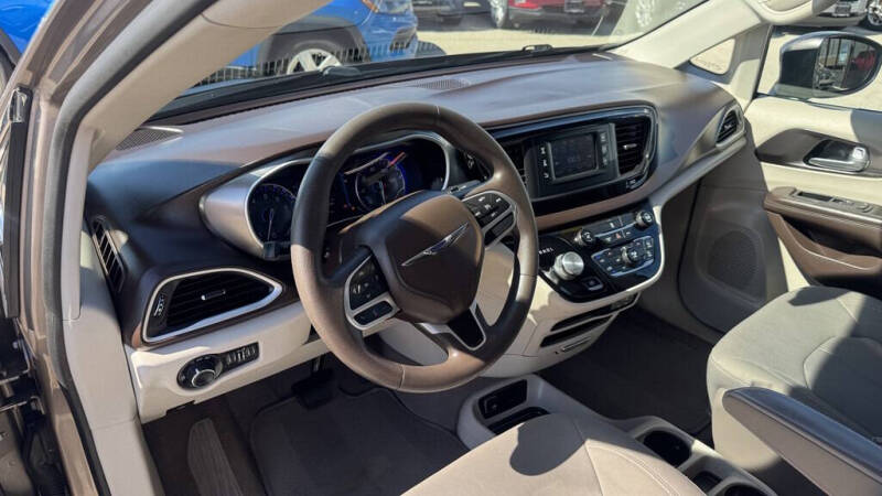 2017 Chrysler Pacifica LX