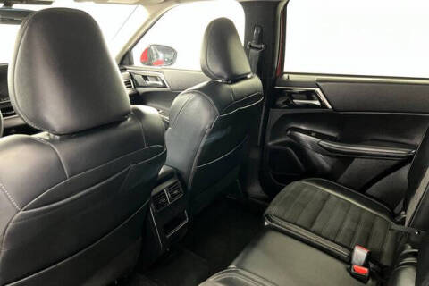 2023 Mitsubishi Outlander PHEV SE