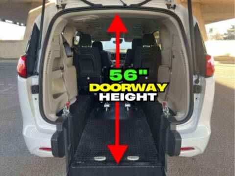 2024 Chrysler Voyager LX