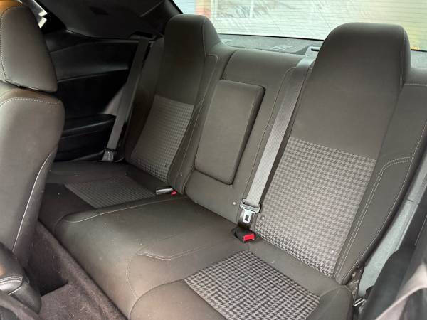 2017 Dodge Challenger SXT Plus