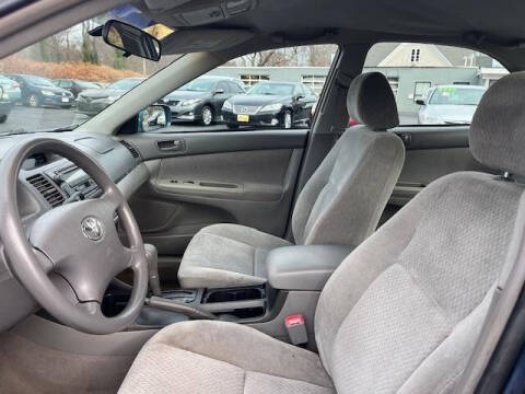 2004 Toyota Camry LE