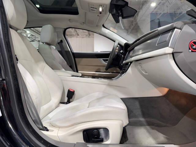 2016 Jaguar XF 35t Prestige