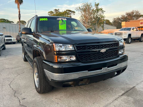 2005 Chevrolet Suburban for sale at Malabar Truck and Trade in Palm Bay FL