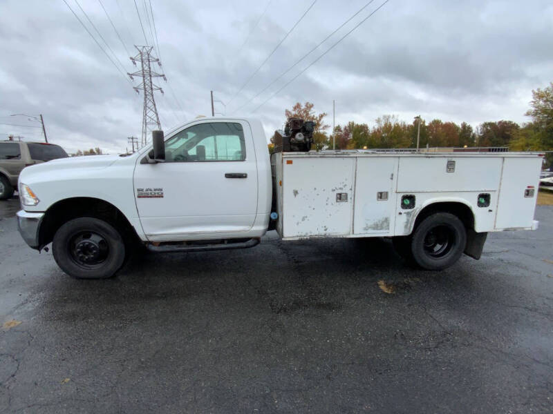 2016 RAM Ram 3500 Chassis Cab Tradesman's photo
