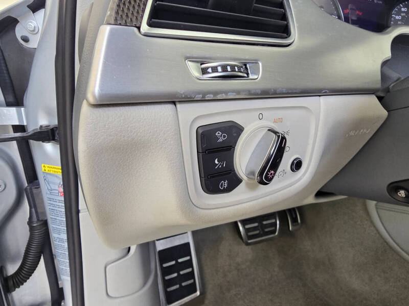 2014 Audi S8 4.0T quattro