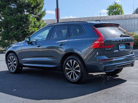 2025 Volvo XC60 B5 Plus Dark Theme