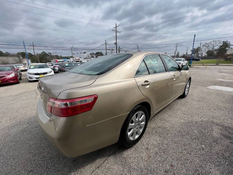 2009 Toyota Camry XLE photo 11