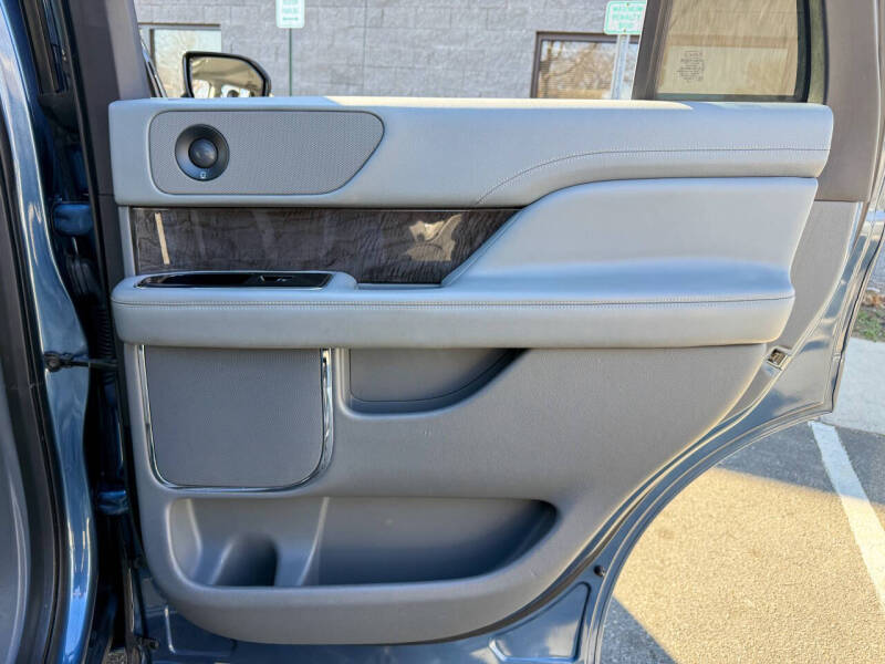2018 Lincoln Navigator Select