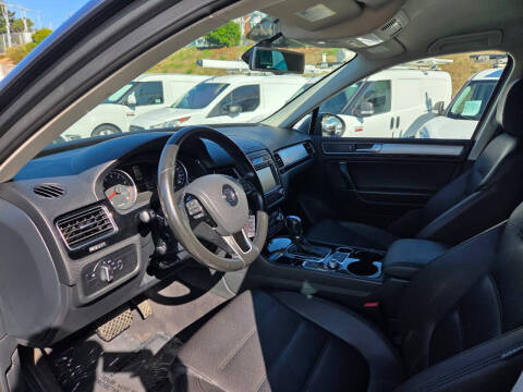 2015 Volkswagen Touareg V6 Sport