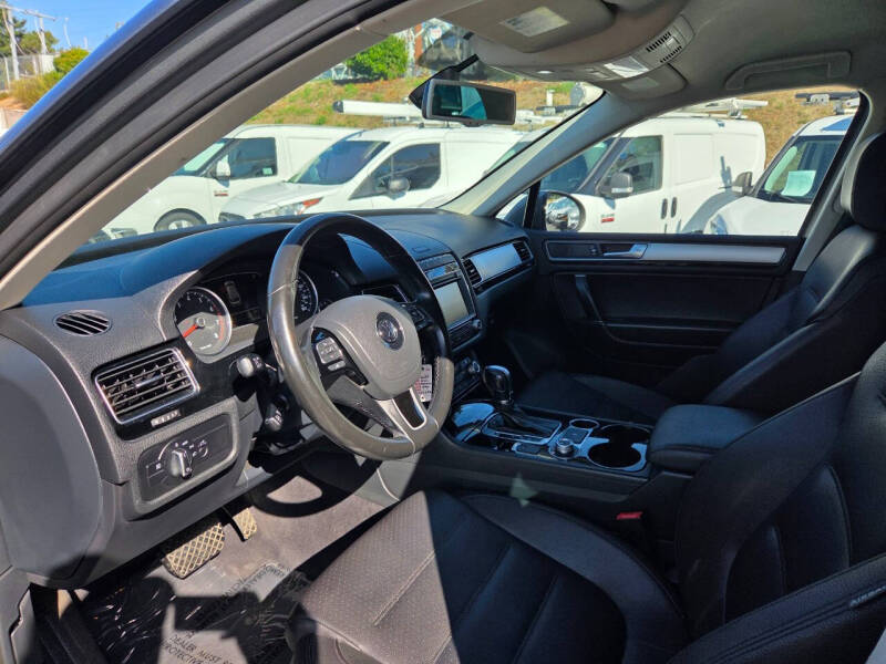 2015 Volkswagen Touareg V6 Sport