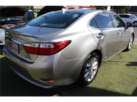2015 Lexus ES 300h