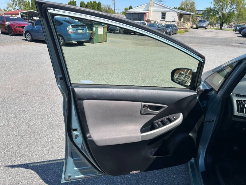 2014 Toyota Prius Two