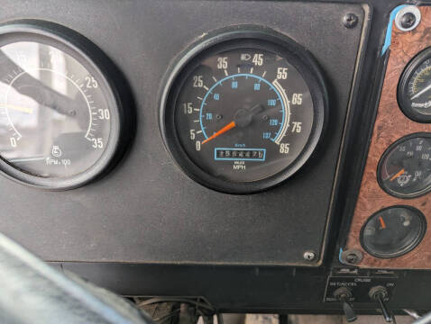 1993 International 9200 Day Cab