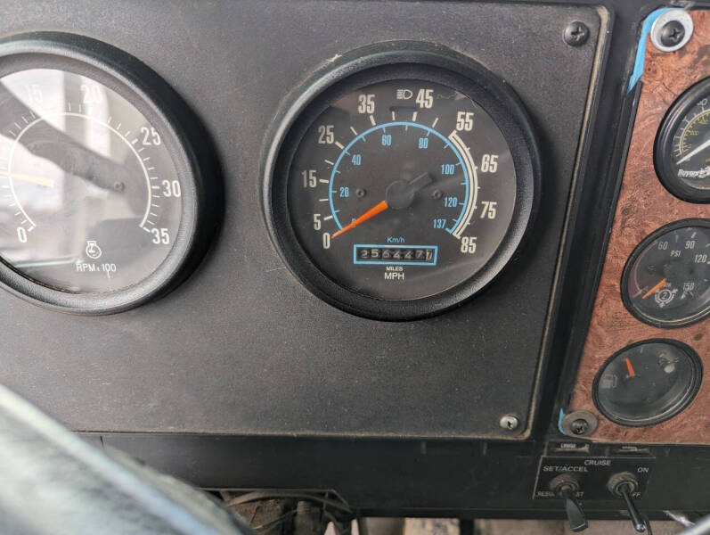 1993 International 9200 Day Cab