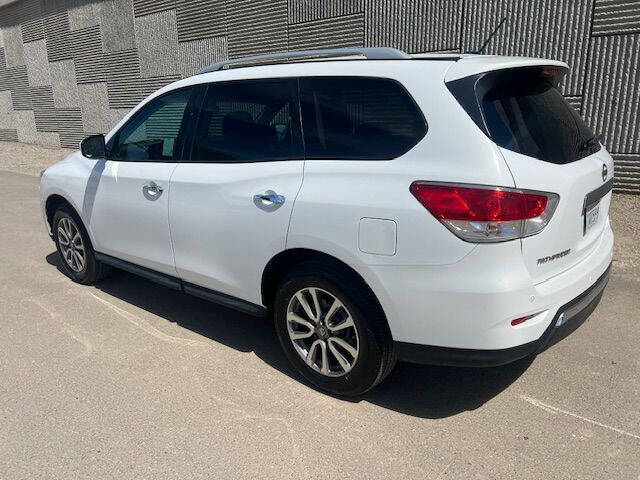 2013 Nissan Pathfinder for sale at L & W Motors in Tracy, CA