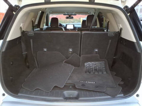 2022 Nissan Pathfinder SL