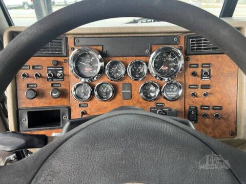 2009 Peterbilt 335