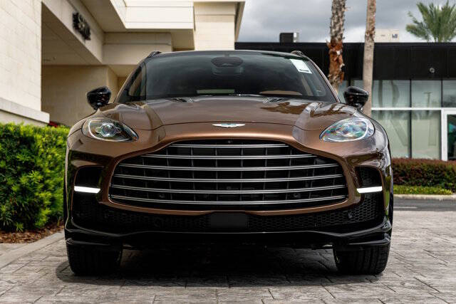 2025 Aston Martin DBX 707