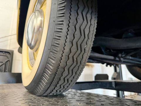 1948 Ford Super Deluxe