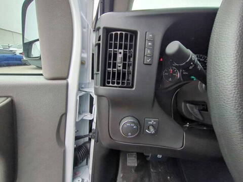 2025 Chevrolet Express 2500