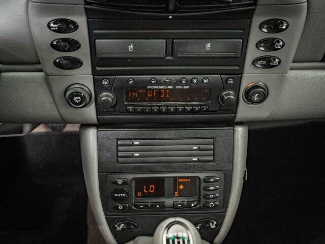 2001 Porsche 911 Carrera