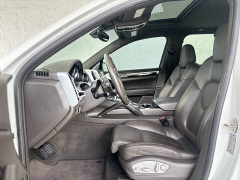 2017 Porsche Cayenne Platinum Edition