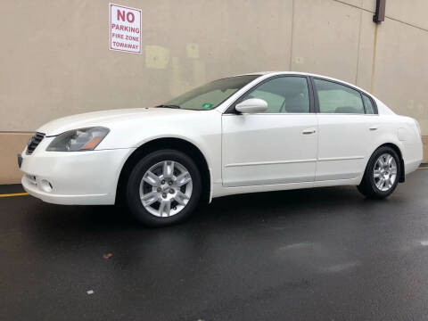 2006 Nissan Altima for sale at International Auto Sales in Hasbrouck Heights NJ