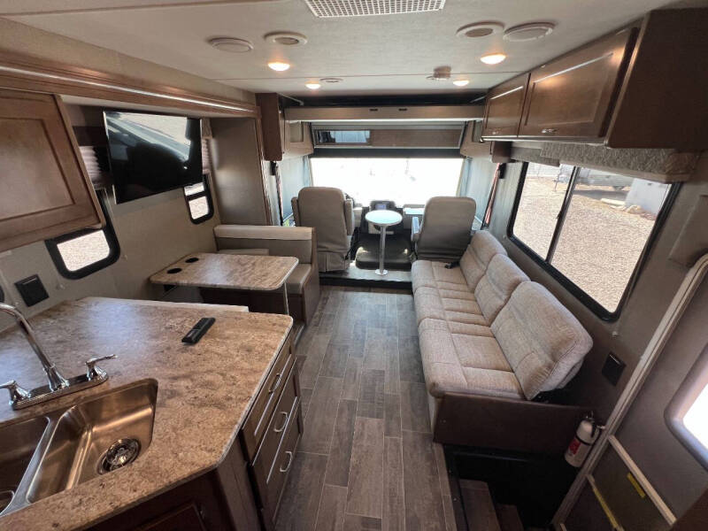 2019 Winnebago Intent 31P Class A RV