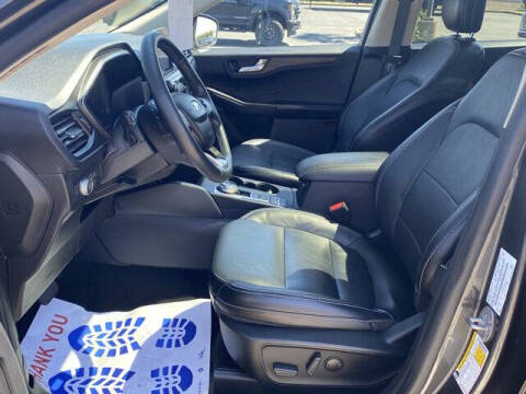 2020 Ford Escape Titanium