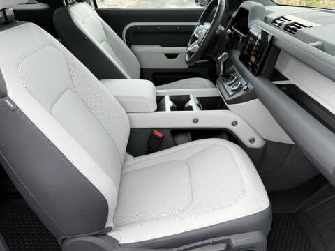 2025 Land Rover Defender 90 P300 S