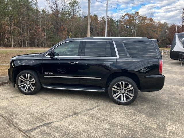 2017 GMC Yukon Denali photo 4