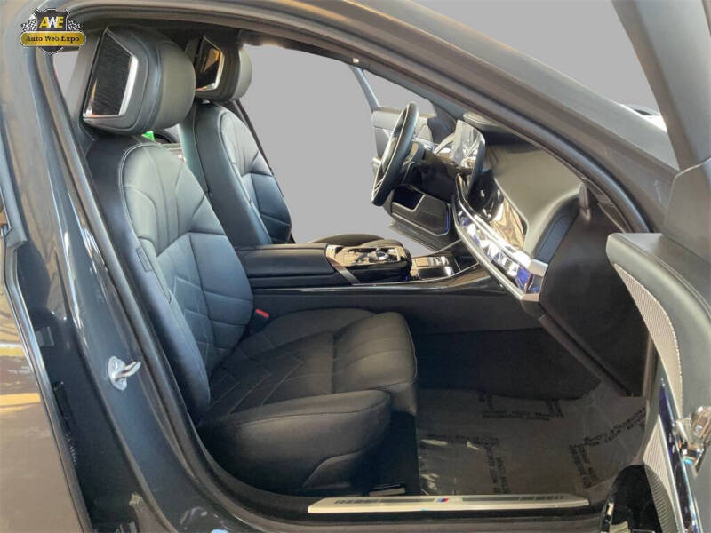 2023 BMW 7 Series 740i