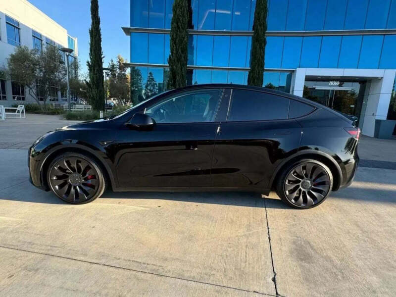 2023 Tesla Model Y Performance