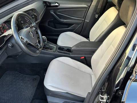 2019 Volkswagen Jetta R-Line