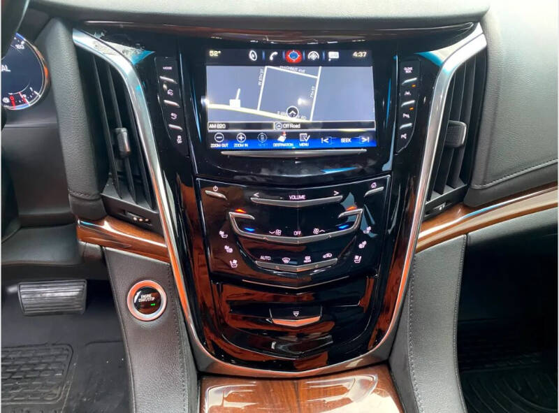 2018 Cadillac Escalade ESV Luxury
