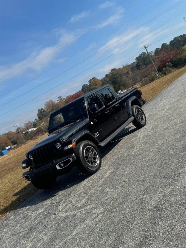 2021 Jeep Gladiator Overland's photo
