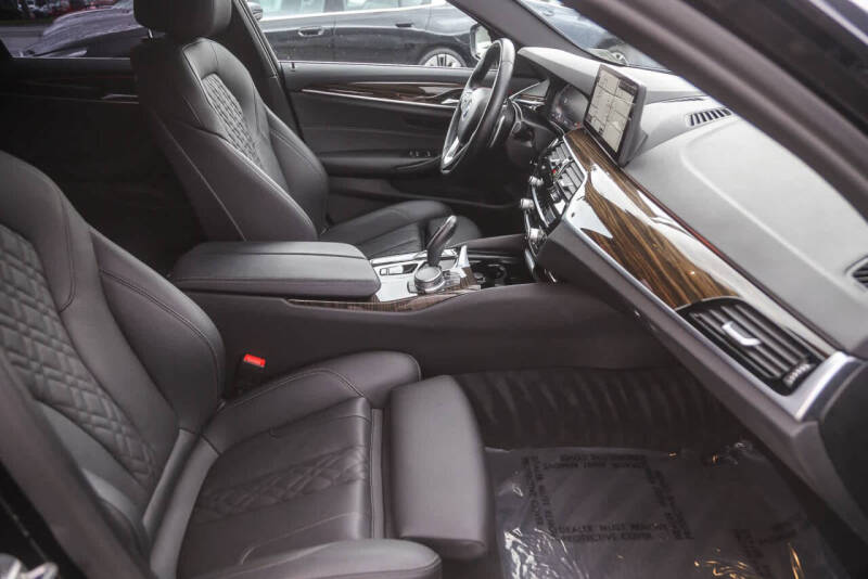 2023 BMW 5 Series 530i