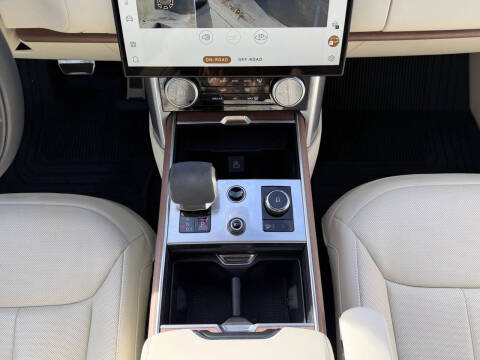 2023 Land Rover Range Rover P530 SE LWB